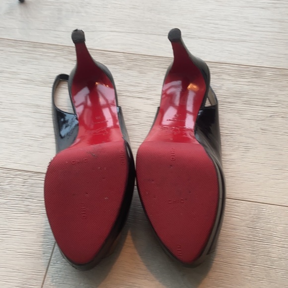Platform patent leather Louboutin shoes - Picture 7 of 11